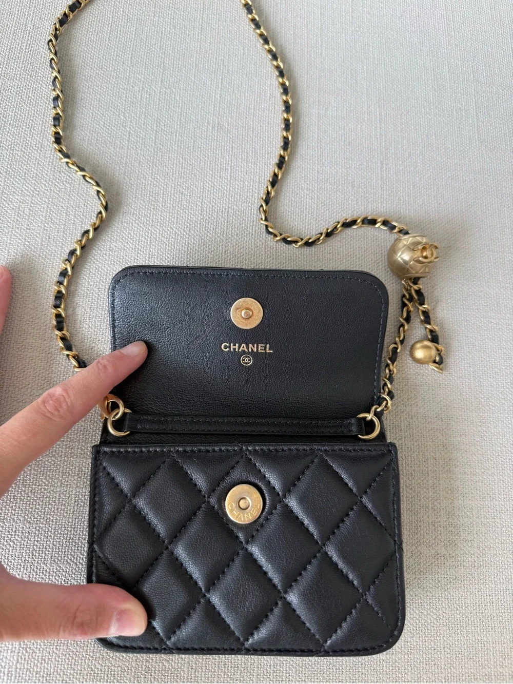 CHANEL Black Quilted Mini Crossbody with Gold Chain - Picture 4 of 7